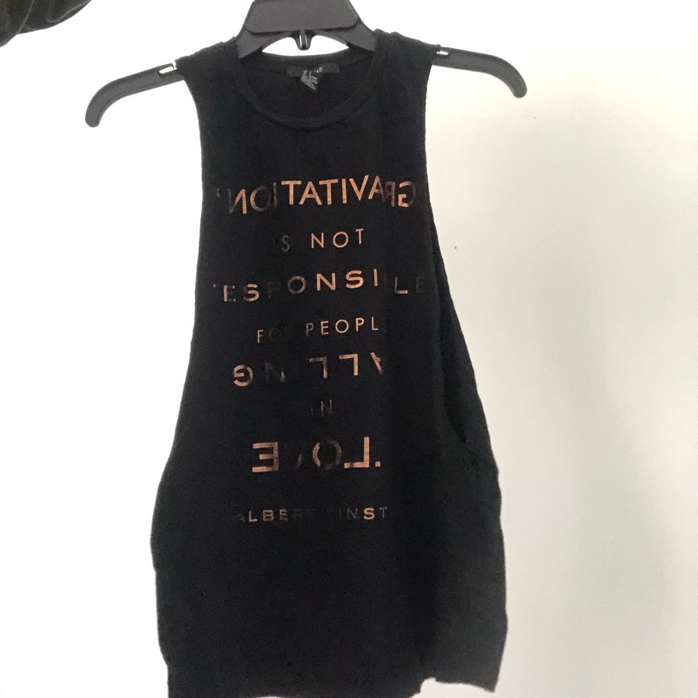 Quote muscle tee